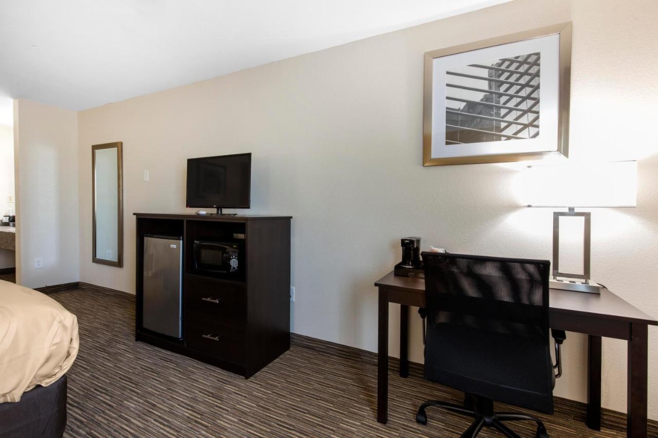 Quality Inn & Suites Metropolis I-24 Экстерьер фото