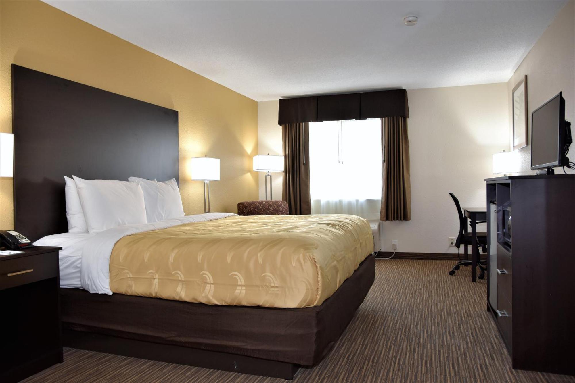 Quality Inn & Suites Metropolis I-24 Экстерьер фото