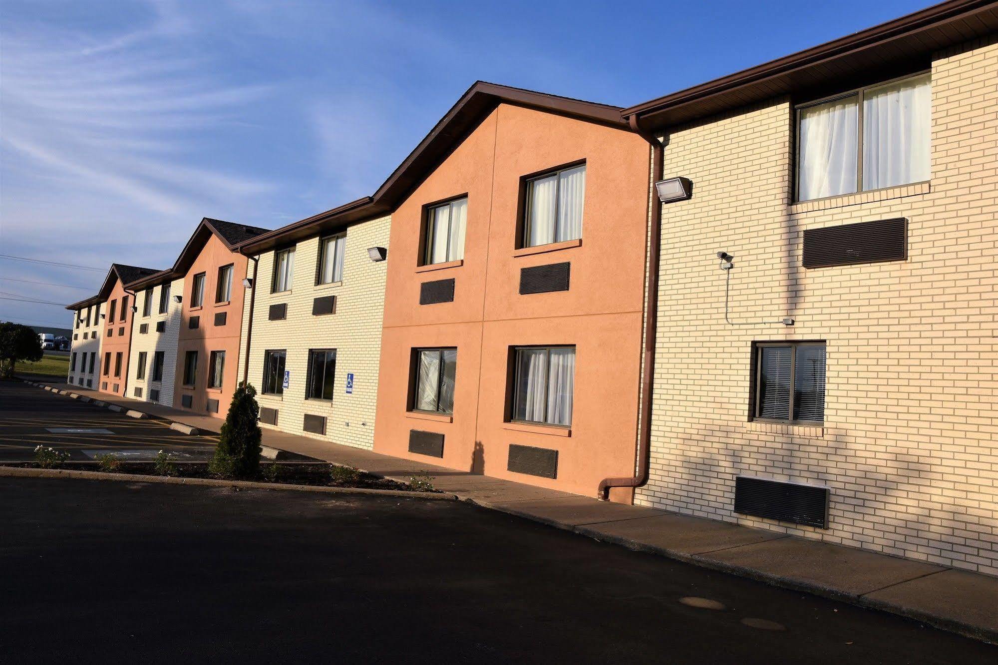 Quality Inn & Suites Metropolis I-24 Экстерьер фото